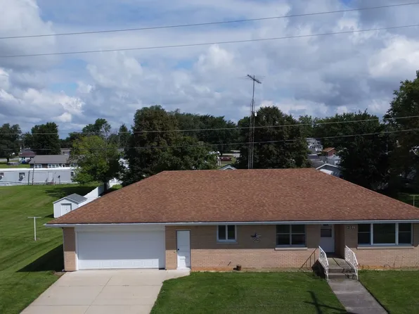 201 W Dorion St, Beaverville, IL 60912