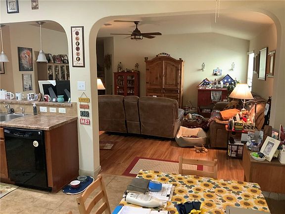 4th image of 570 Briggs Dr