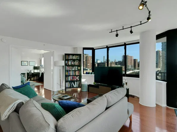 700 Grove St APT 6Q, Jersey City, NJ 07310