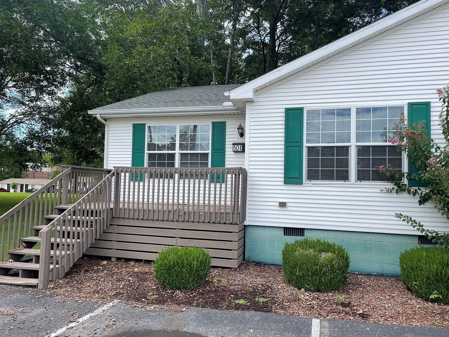 Charming Apartment Steps Away From UTM! — Photo 2