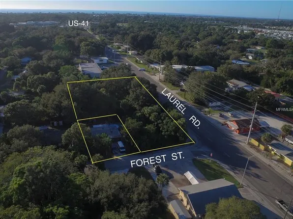 360 Laurel Rd E, Nokomis, FL 34275