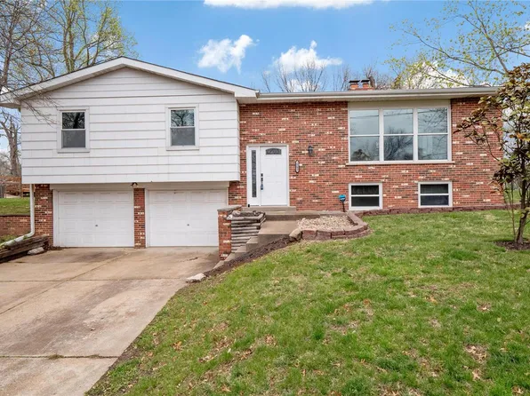 2713 Spring Forest Rd, Imperial, MO 63052