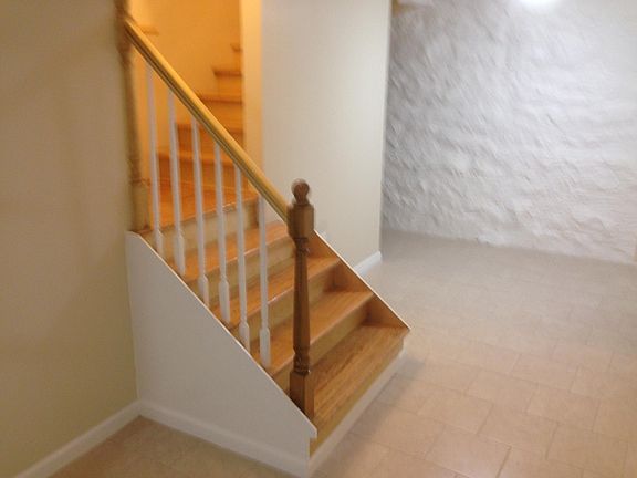 2nd image of 2800 Belmont Blvd #5
