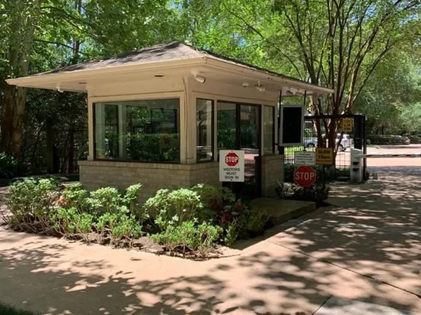 201 Vanderpool Ln APT 112, Houston, TX 77024