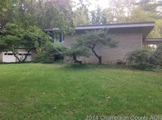 7 Golfview Dr, Savoy, IL