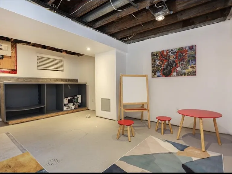 120 Lewis St — Photo 20