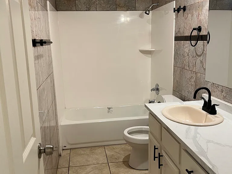 2217 N 29th Pl — Photo 12