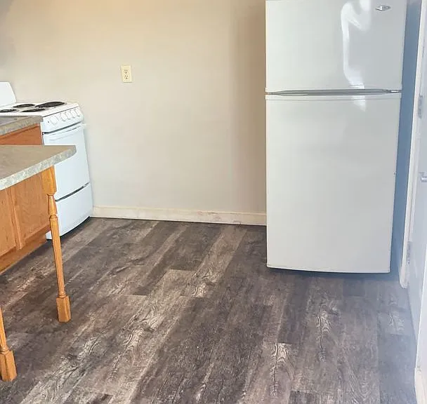 925 N Main St — Photo 6