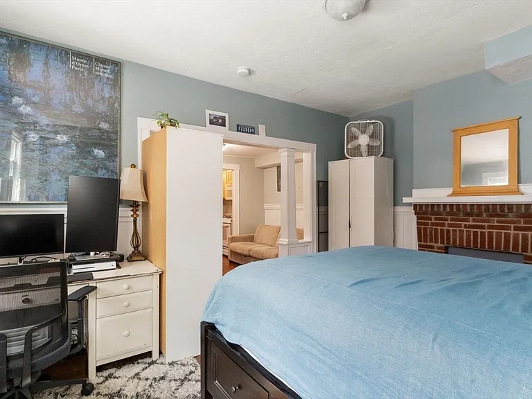 12 Monument Ave #1 — Photo 4
