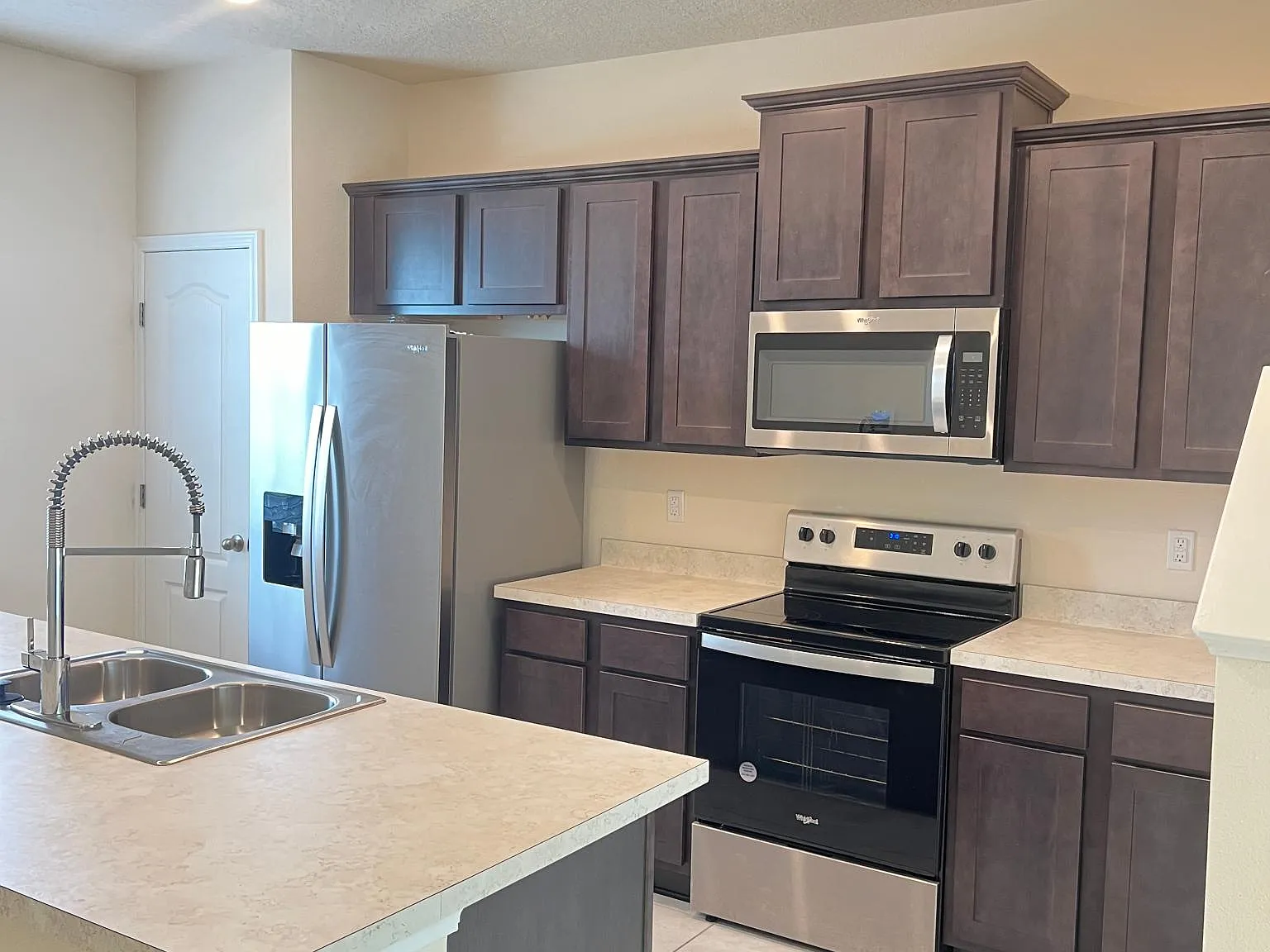 2 bed, 2.5 bath, 1109 sqft, $1,650 — Photo 4