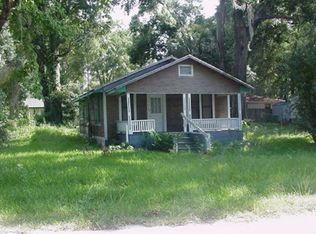 717 NE 2nd Ave, Trenton, FL 32693