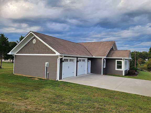 5th image of 1556 Middlesettlements Rd