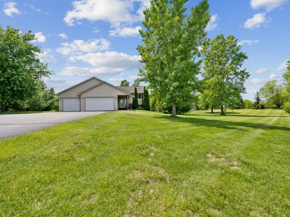 1326 218th Ave, New Richmond, WI 54017