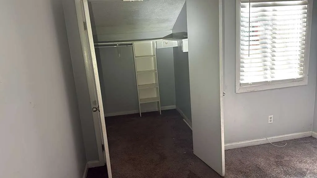 3411 Cobbs Ferry Dr — Photo 2
