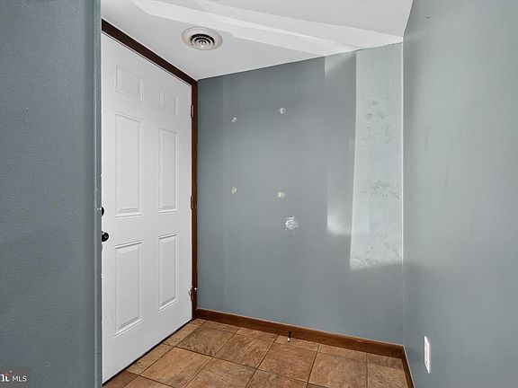 4th image of 620 Cedar Ridge Ln
