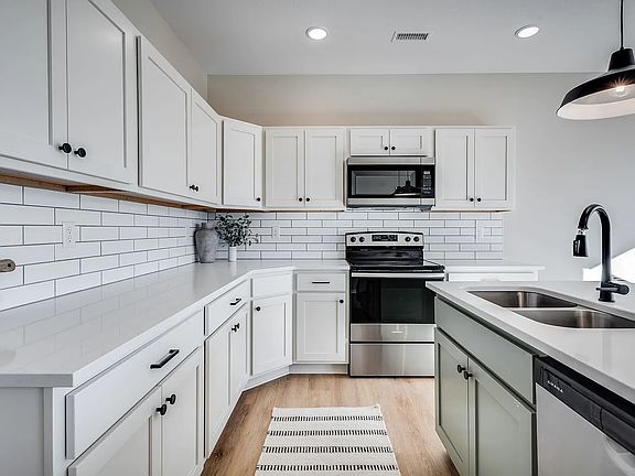 2nd image of 3501 N Westridge Dr