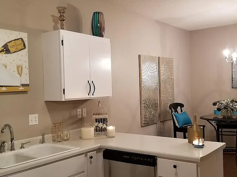 Cloudhaven Apartments — Photo 3