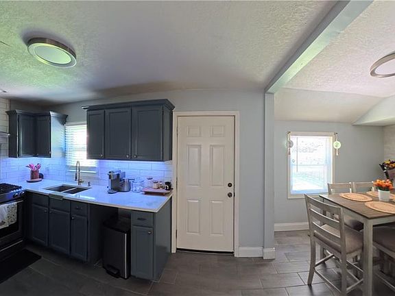 4th image of 3718 Gibbs Rd