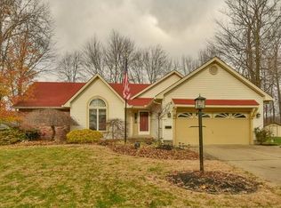 1667 Laura Ln, Mineral Ridge, OH 44440