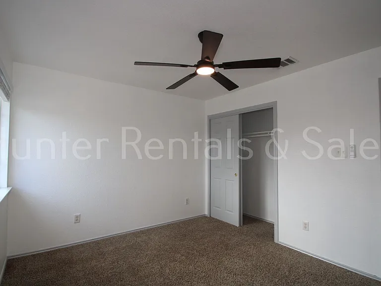 4910 Donegal Bay Ct — Photo 18