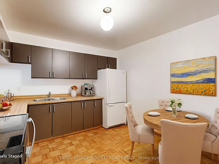 3835 Lake Shore Blvd W #104 — Photo 3