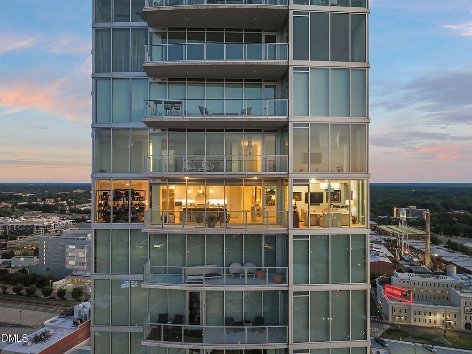 1st image of 110 N Corcoran St #2301