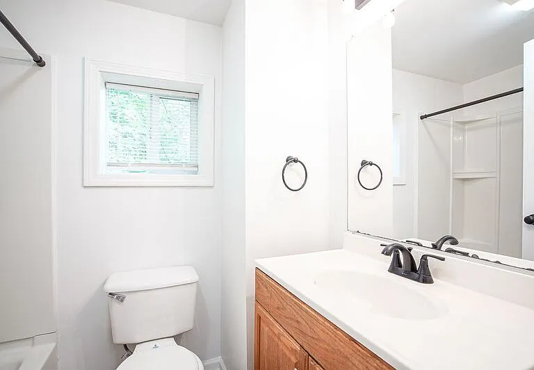 215 Eddy St — Photo 13