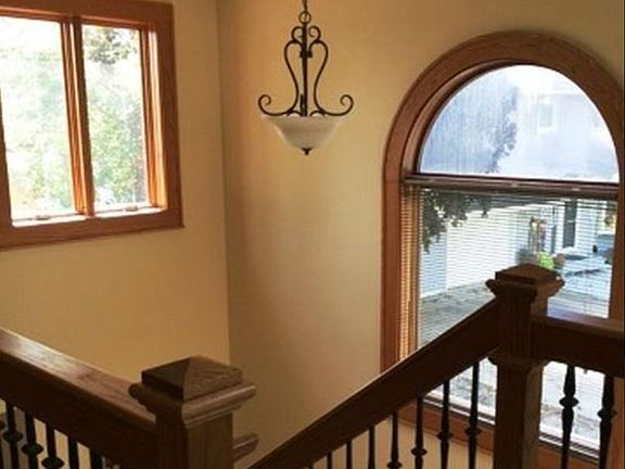 2nd floor foyer