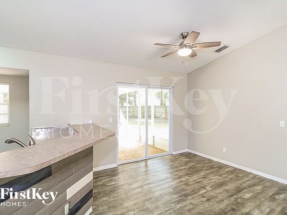 4th image of 3221 Sheboygan Ave