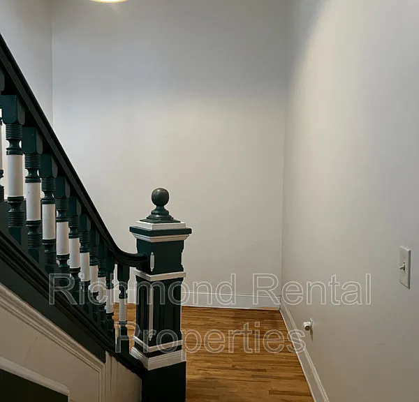 11 E Broad St #5 — Photo 5