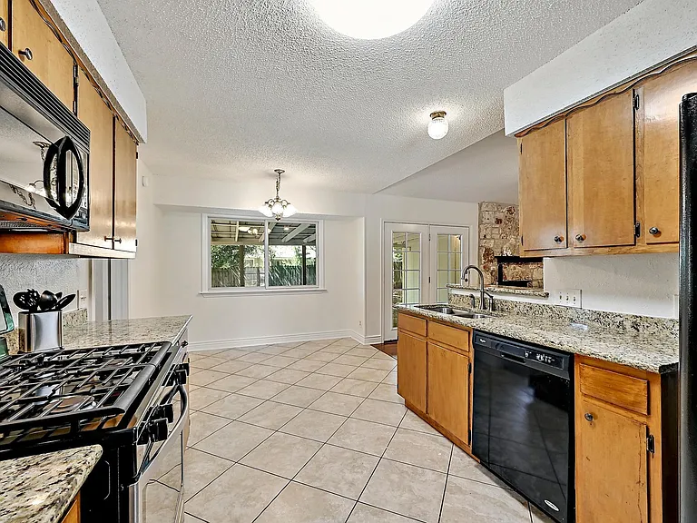 3707 Tarragona Ln — Photo 16