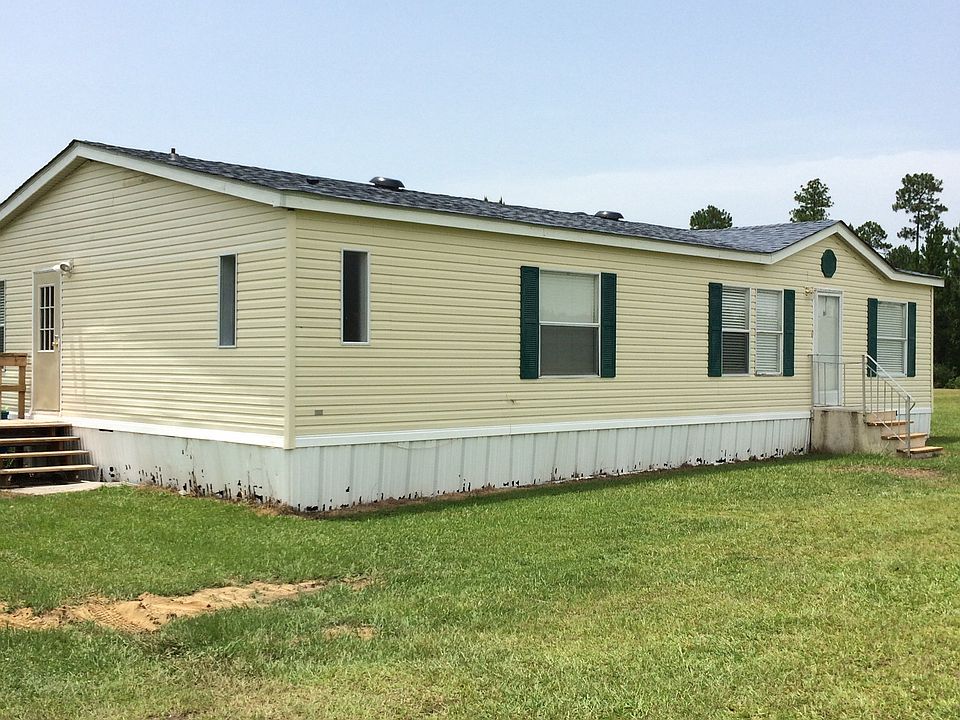 3BR, 2BTH , On 3.52 acres
