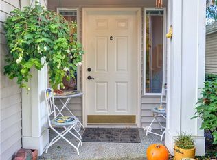 7712 196th St SW APT C, Edmonds, WA 98026