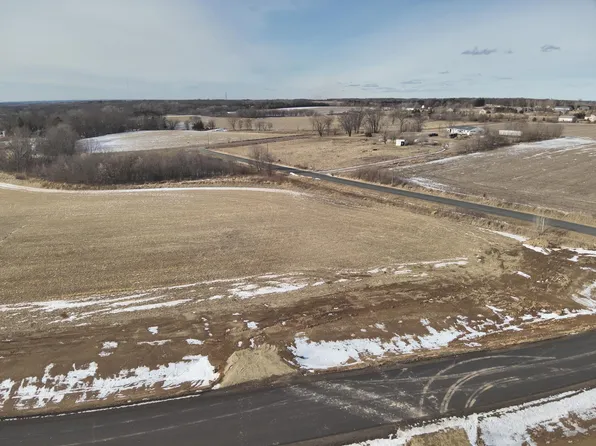 19 Candy Ln, River Falls, WI 54022