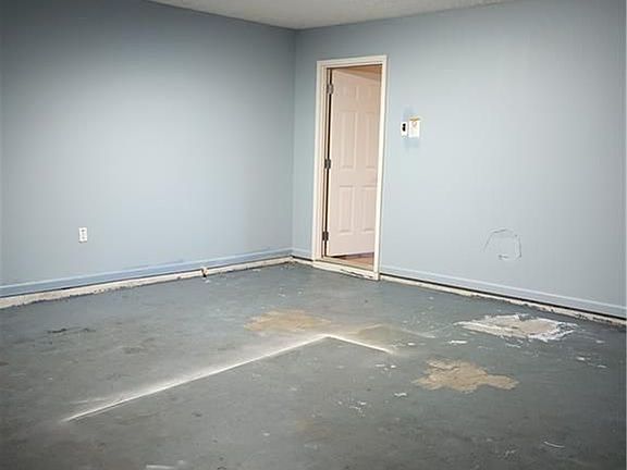 4th image of 4141 Silvery Way