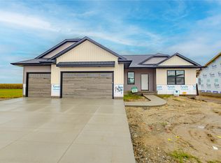 1404 Hickory Rdg, Marion, IA 52302