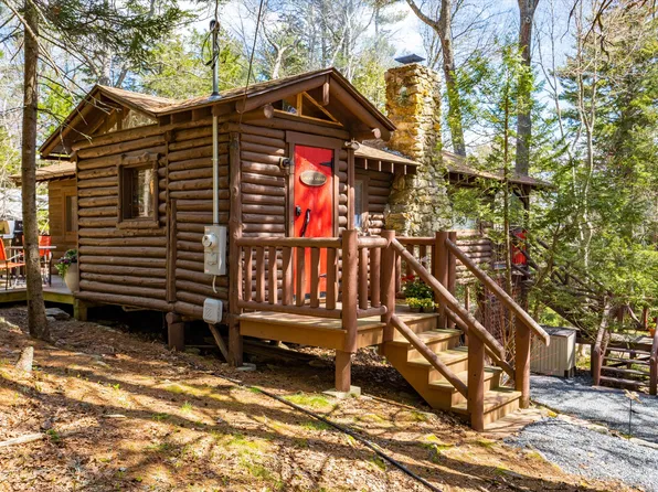 4 Crooked Pine Road, Boothbay Harbor, ME 04538