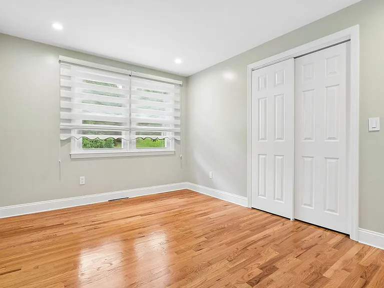 122 Upper State St — Photo 15
