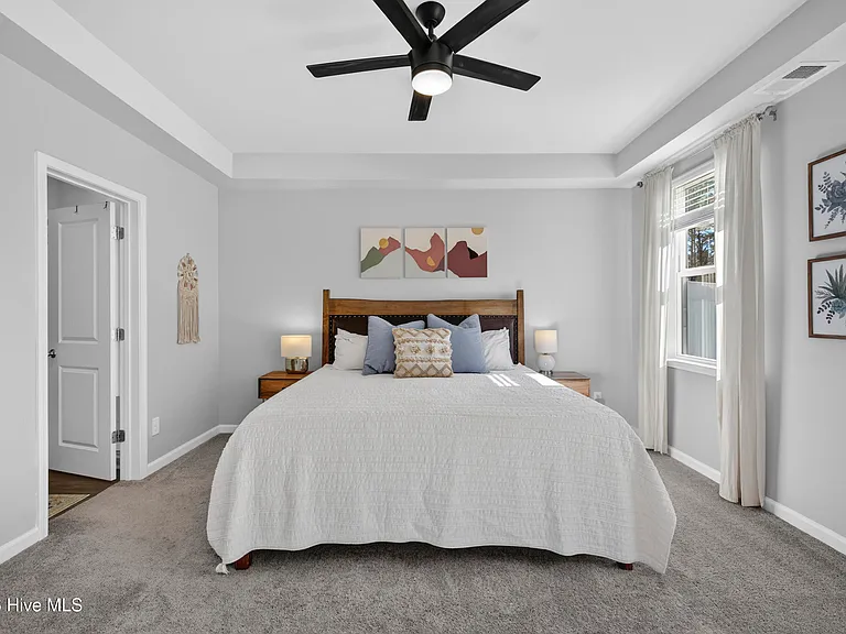 3647 Roseblossom Dr — Photo 22