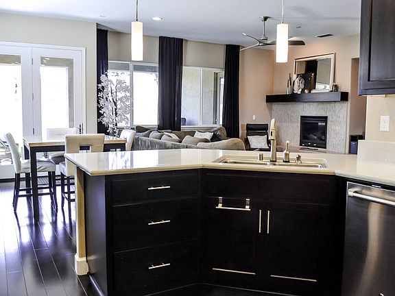 4th image of 983 Golden Pond Dr