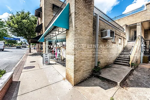 311 N Eureka Aly Photo 1