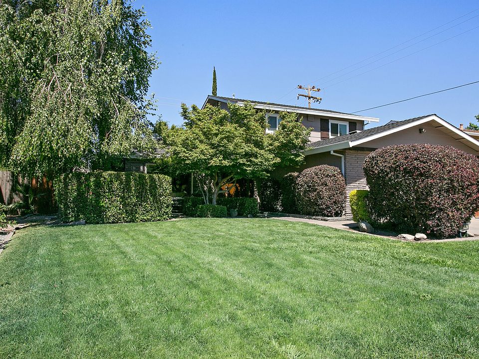 1st image of 2540 Rogue River Dr