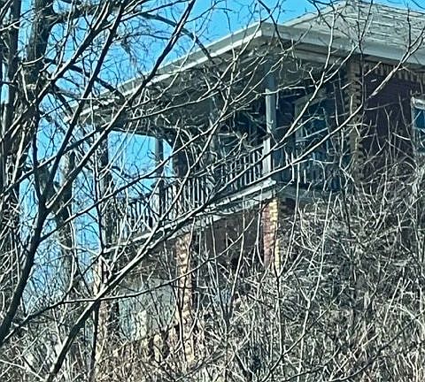3rd image of 1832 Clayton Ave