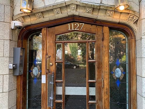 2nd image of 1127 W Farwell Ave APT 303