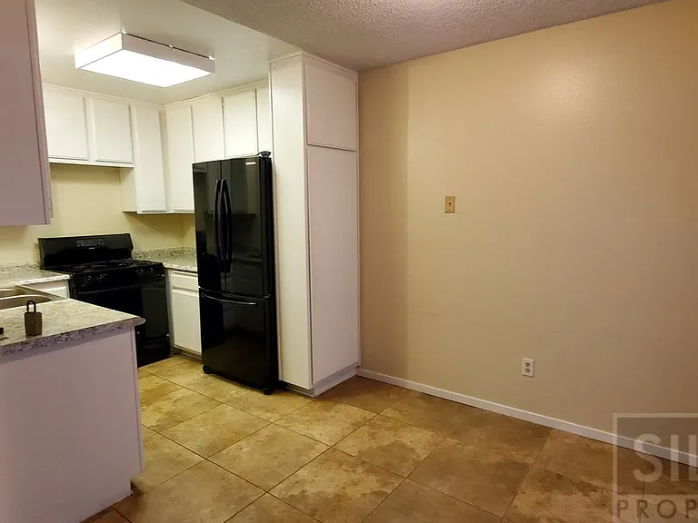 1140 Sumner Pl #B — Photo 8
