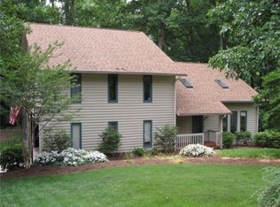 1519 Foxhollow Rd, Greensboro, NC 27410