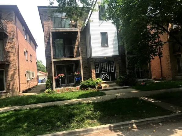 6714 W 64th Pl APT 2W, Chicago, IL 60638