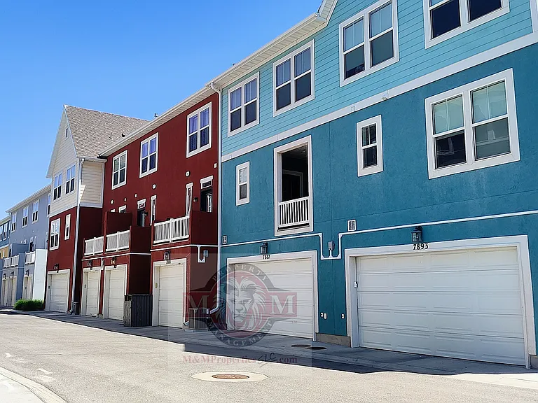 7887 S 5440 W — Photo 2