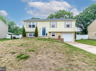 8367 Crofton Ln, Pennsauken, NJ 08109