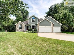33403 E Nebgen Rd, Oak Grove, MO 64075